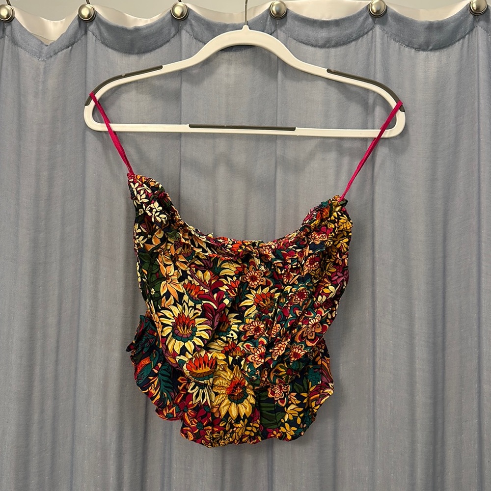 Floral cropped strapless top